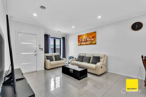 Property photo of 12 Harrow Place Truganina VIC 3029
