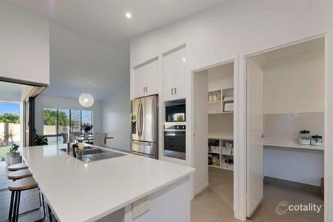 Property photo of 1 Dahlia Court Kalkie QLD 4670