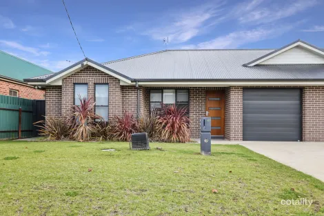 1/4 Baldock St, Forbes, NSW 2871