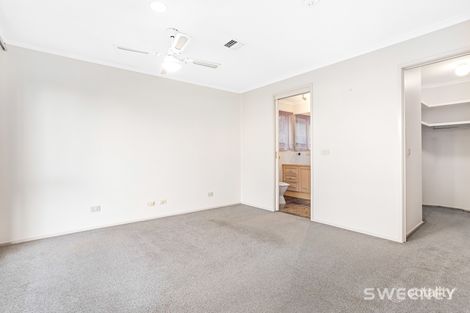 Property photo of 10 Eucalypt Court Altona Meadows VIC 3028