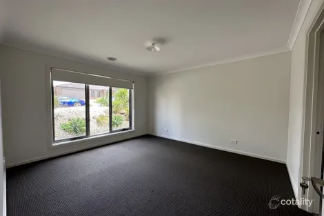 Property photo of 46 Lone Pine Square Bacchus Marsh VIC 3340