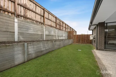 Property photo of 5 Edward Circuit Deebing Heights QLD 4306