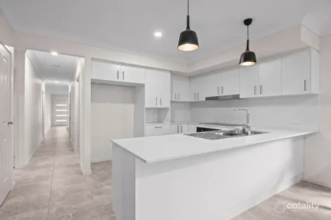 Property photo of 5 Edward Circuit Deebing Heights QLD 4306