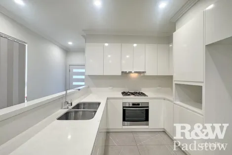 16 Peronne Rd, Edmondson Park, NSW 2174