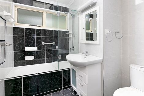 Property photo of 18 Leinster Avenue Killarney Heights NSW 2087