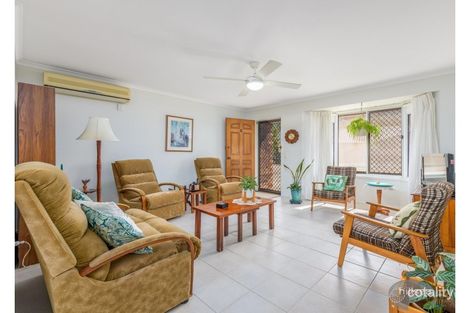 Property photo of 1/4 Webb Street Labrador QLD 4215