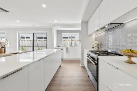 Property photo of 38 Unity Drive Mount Duneed VIC 3217