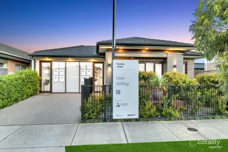 Property photo of 63 Lionsgate Crescent Tarneit VIC 3029