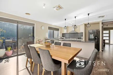 Property photo of 5 Akins Rise Golden Square VIC 3555