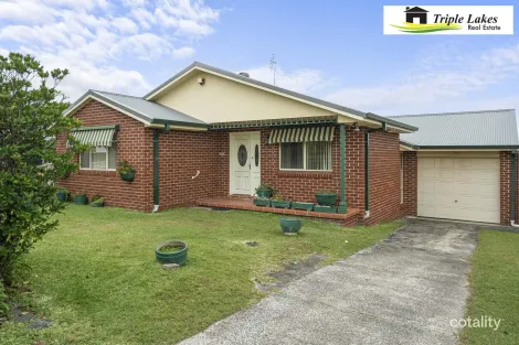 Property photo of 40 Noamunga Crescent Gwandalan NSW 2259