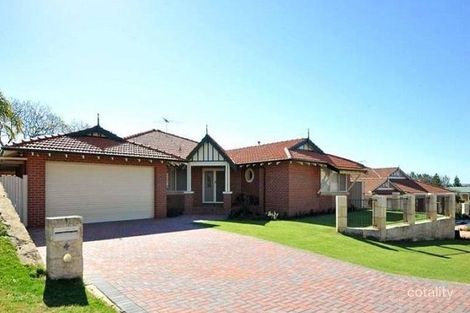 4 Barrier Grn, Ocean Reef, WA 6027