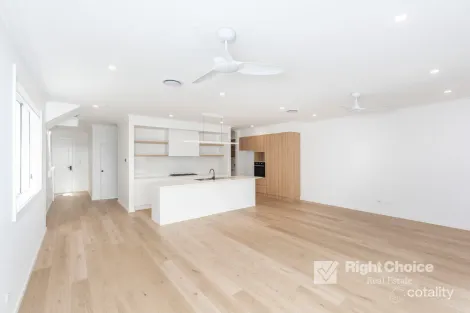 Property photo of 8 Piper Drive Dunmore NSW 2529