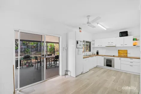 Property photo of 17 Beagle Close Bentley Park QLD 4869