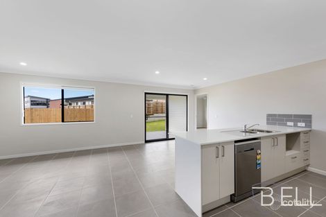 2/29 Cambridge Way, Ripley, QLD 4306