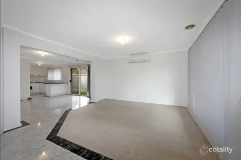 Property photo of 10 Lakeside Boulevard Rowville VIC 3178