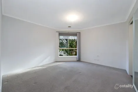 Property photo of 10 Lakeside Boulevard Rowville VIC 3178