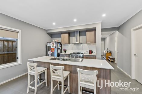 Property photo of 24 Elkedra Way Cranbourne North VIC 3977