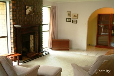 25 Osterley Rd, Yeronga, QLD 4104