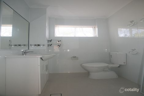 Property photo of 4/2 Sunshine Boulevard Broadbeach Waters QLD 4218
