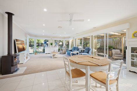 Property photo of 5 Heaths View Paynesville VIC 3880