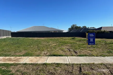 Property photo of 4 Brahman Way Calala NSW 2340