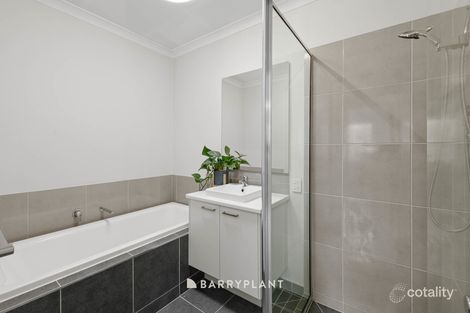 Property photo of 5 Maximus Way Clyde VIC 3978