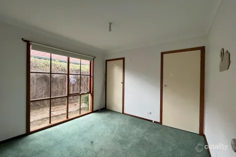 Property photo of 1 Hollydale Close Berwick VIC 3806
