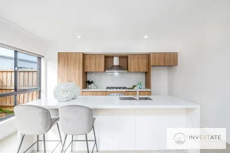 Property photo of 36 Otterham Way Werribee VIC 3030
