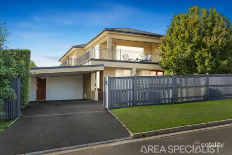 17 Ti-Tree Gr, Mornington, VIC 3931