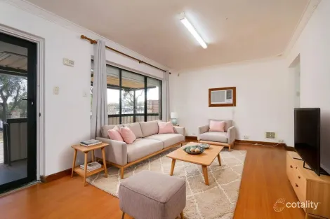 Property photo of 43 Nye Way Orelia WA 6167