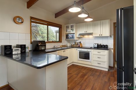 Property photo of 24 Wade Street Drouin VIC 3818