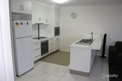 Property photo of 2/44 Lakeside Drive Emerald QLD 4720