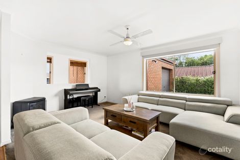 Property photo of 4 Vivienne Way Berwick VIC 3806