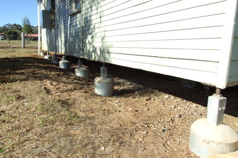 15 Devoncourt Rd, Crows Nest, QLD 4355