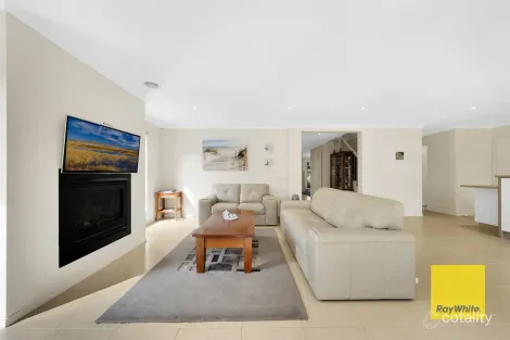 Property photo of 6 Sapling Place Mernda VIC 3754