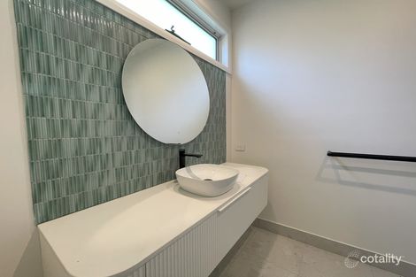 Property photo of 24 Toorak Road Bright VIC 3741