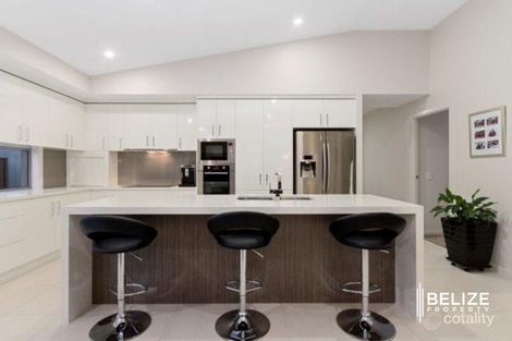 Property photo of 32 Paluma Crescent Pimpama QLD 4209