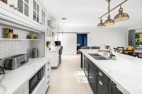 Property photo of 11 St James Close Burnside Heights VIC 3023