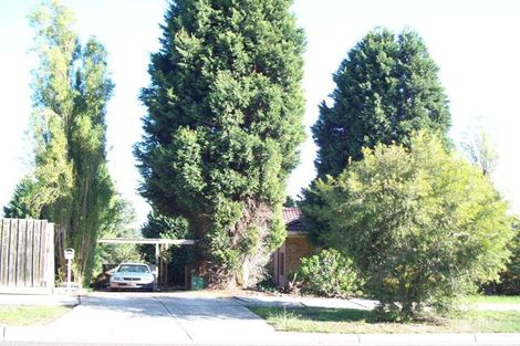 2 Preston Ave, Endeavour Hills, VIC 3802