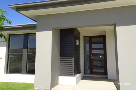 Property photo of 11 Butterleaf Crescent Pimpama QLD 4209