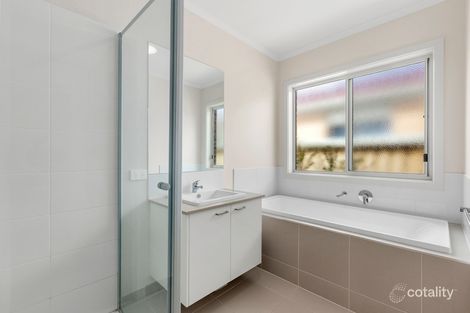 Property photo of 31 Flourish Drive Mount Duneed VIC 3217