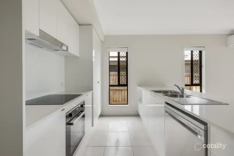 Property photo of 5 Red Cedar Avenue Cotswold Hills QLD 4350