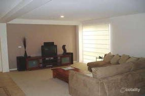 Property photo of 1 Epsom Place Caroline Springs VIC 3023