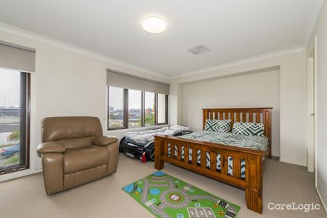 Property photo of 35 Lakeside Parade Jordan Springs NSW 2747