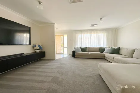 Property photo of 6 Titania Place Rosemeadow NSW 2560