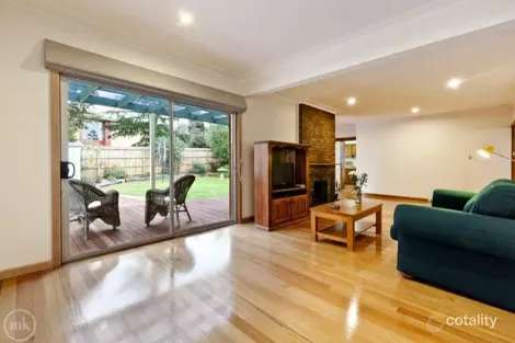 Property photo of 11 Loyola Court Watsonia VIC 3087