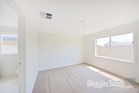 Property photo of 16 Hampshire Street Officer VIC 3809