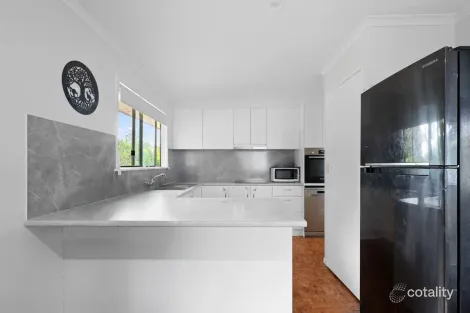 Property photo of 8 Claragh Court Kallangur QLD 4503