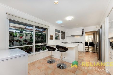 Property photo of 25 Ravenslea Crescent Deer Park VIC 3023