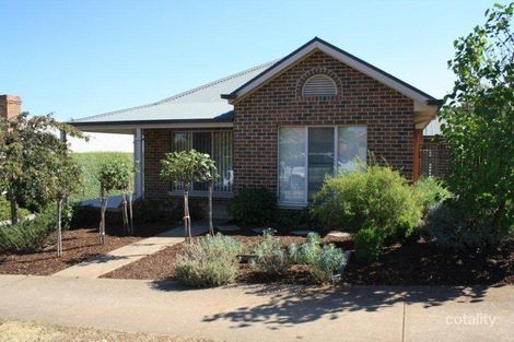 1/7 Somerset Cres, Mansfield, VIC 3722